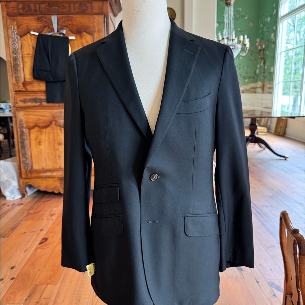 Classic 40L full black Suitsupply suit with pants like new !!
